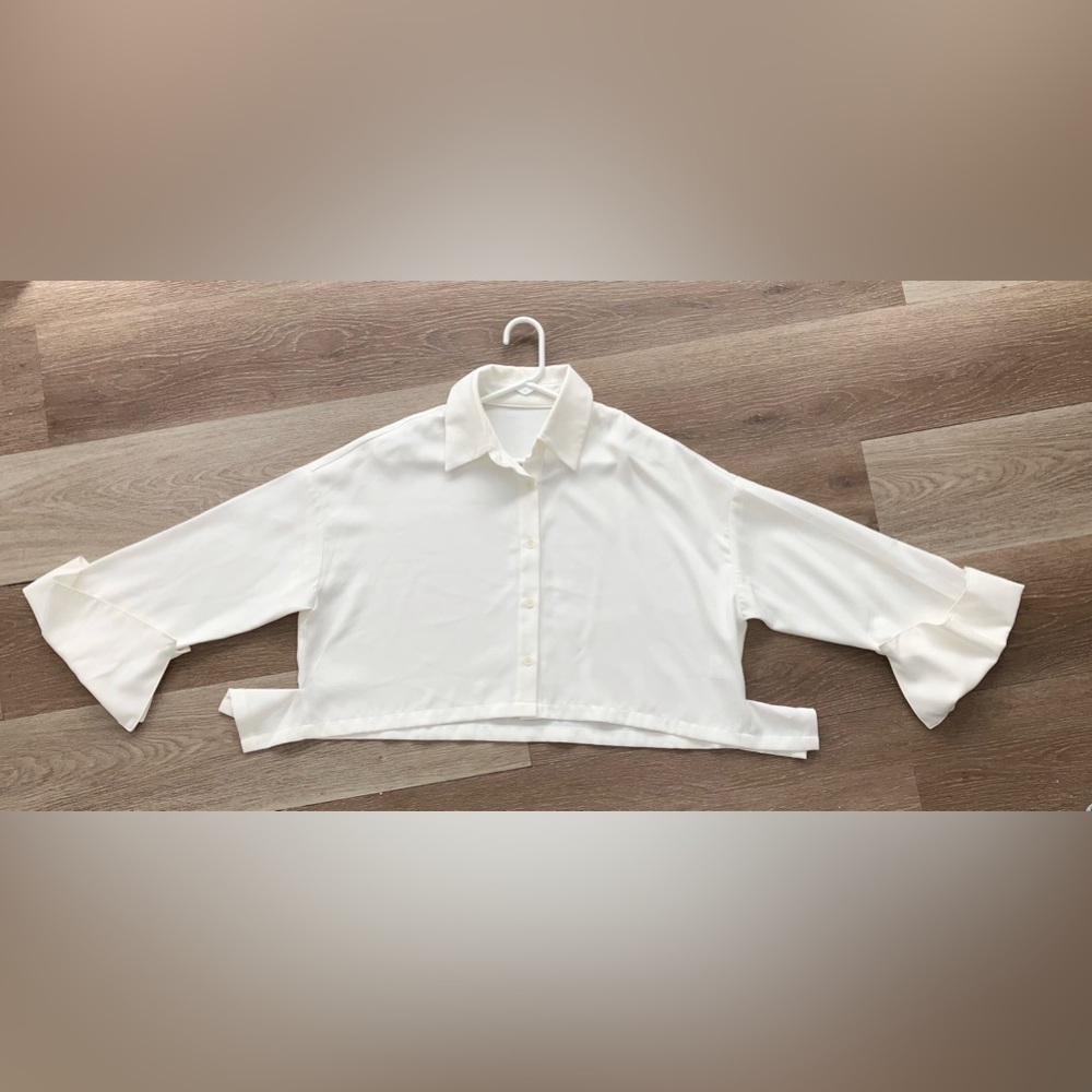 One To One special design cropped white blouse